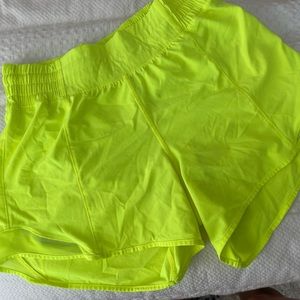 Lululemon Hotty hot 4”